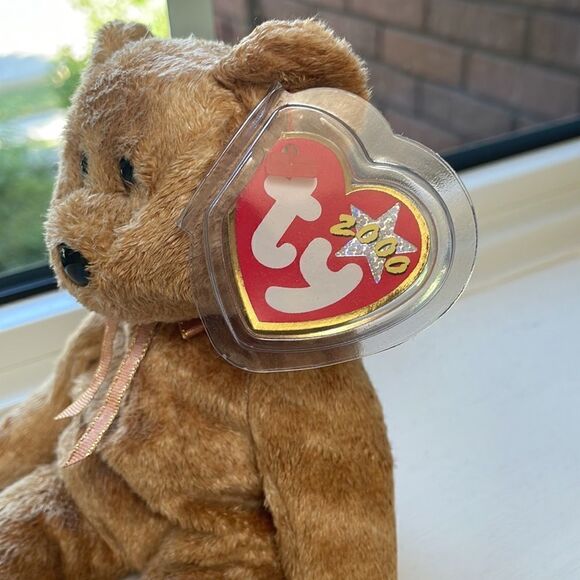 Cashew The Bear 2000 Ty Beanie Baby in Mint Condition with ear and Tush tags - Picture 2 of 5